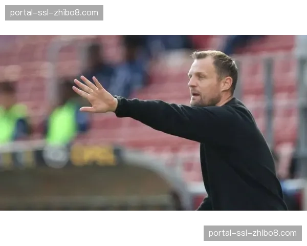 美因茨05宣布主帅斯文松赛季末离任，结束五年执教