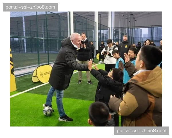 多特蒙德俱乐部举办“足球与社区”青少年训练营，旨在培养本地青训人才