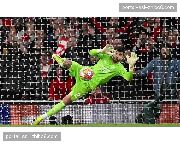 “门卫”战术的进化：从埃德森到拉亚，数据分析现代门将的传球角色