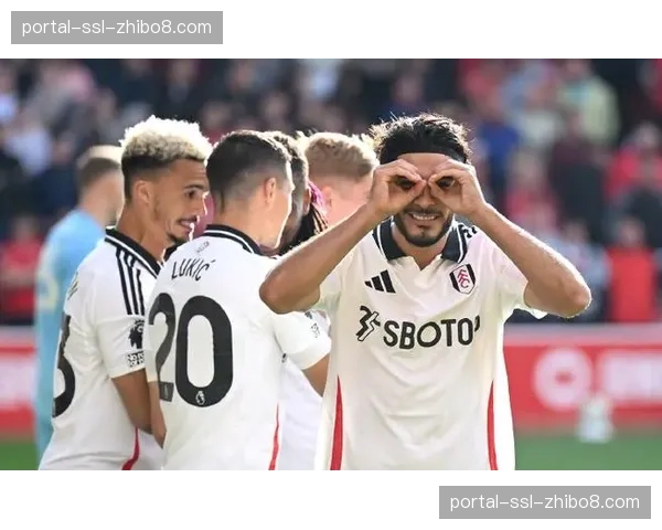 即时战报:诺丁汉森林1-0西汉姆联,阿沃尼伊头球破门 即时战报:诺丁汉森林1-0西汉姆联,阿沃尼伊头球破门